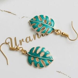 2/$21 Green Fashion Leaf Ladies Earrings